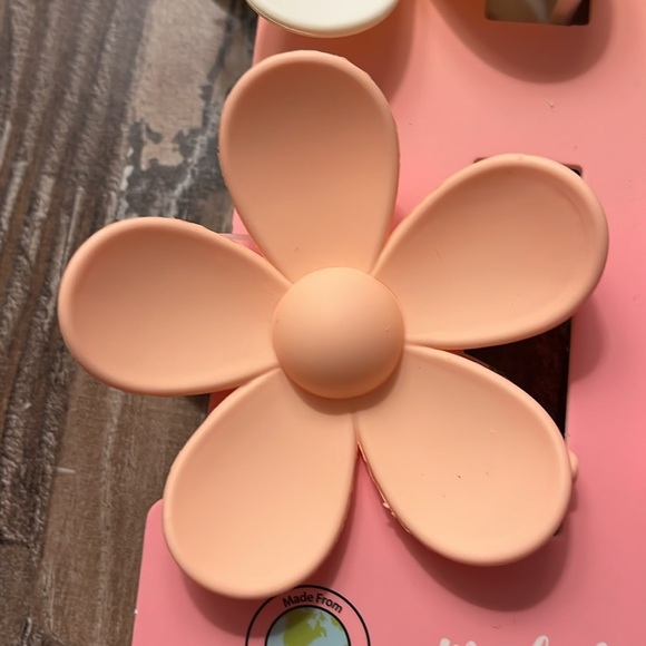 Pink Linen Hair Claw Clips set of 4 flowers NWT - Picture 4 of 6